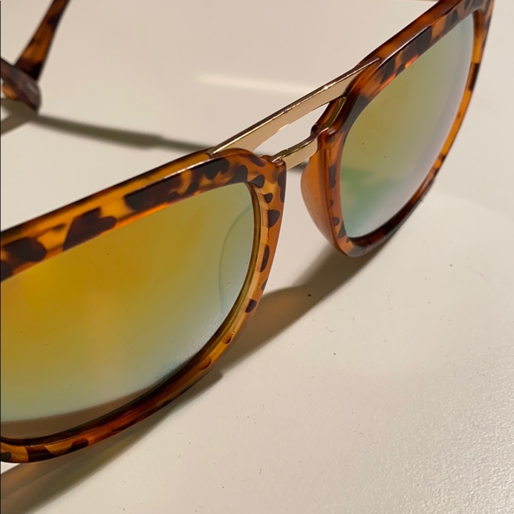 Tortoise shell frames sunglasses - Picture 5 of 5